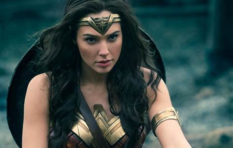 Wonder Woman 1984 Stays on Summer Theatrical Release Schedule