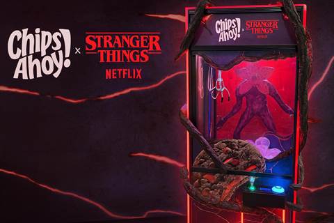 CHIPS AHOY! COOKIE x Stranger Things Claw Machine Grab Fans’ Attention