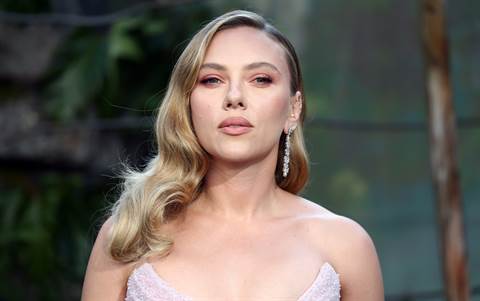 Scarlett Johansson to Star in Mike Flanagan's New Reimagining of The Exorcist
