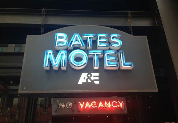 A&E Greenlights Two More Seasons of Bates Motel to Air in 2016 fetchpriority=