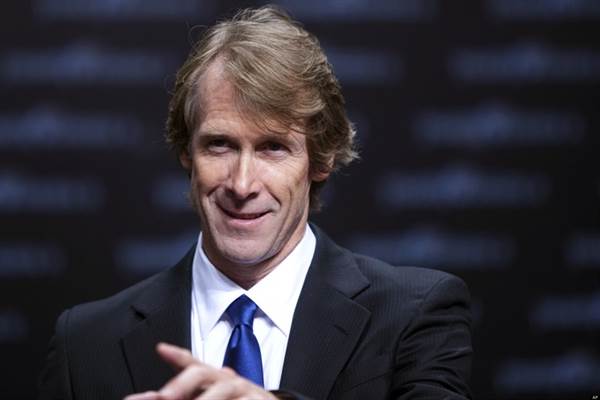 Michael Bay Confirms His Return for Transformers 5