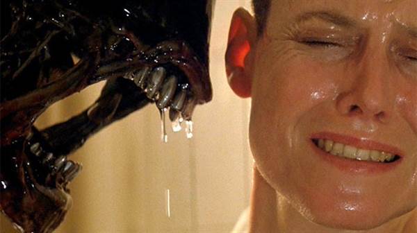 Sigourney Weaver Discusses Upcoming Alien 5 Film fetchpriority=
