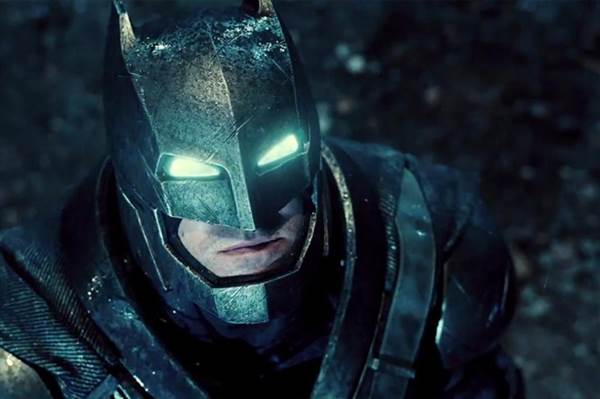 Ben Affleck Says Batman Film is "Right on Track"