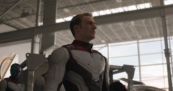 Avengers: Endgame Fan Fever Takes Hold Ahead of Premiere