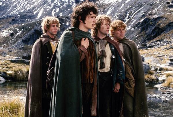 Amazon Studios Gives Greenlight for Lord of the Rings Season 2 fetchpriority=