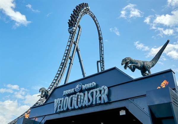 The Universal Orlando Resort's VelociCoaster Lives Up To Its Ferocious Film Inspiration fetchpriority=