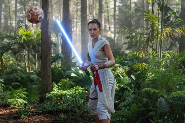 Daisy Ridley's Rey to Take Center Stage in New Star Wars Film fetchpriority=