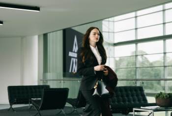 News: Florida Fans Get Free Passes to Emma Stone’s Bugonia Advance Screening in Coral Gables