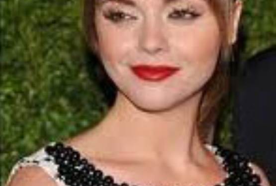 Christina Ricci Talks About Pan Am