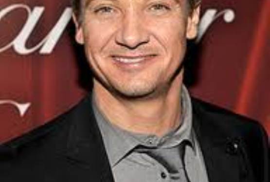 Jeremy Renner Talks Bourne Legacy