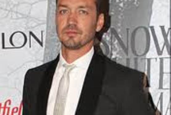 Snow White Affair Scandal Lands Rupert Sanders Van Helsing Project