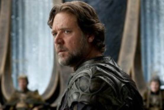 Russell Crowe Discusses Suiting Up for Superman Prequel