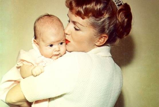 Laughter, Love and Bittersweet Memories Shine Through In Bright Lights: Starring Carrie Fisher and Debbie Reynolds