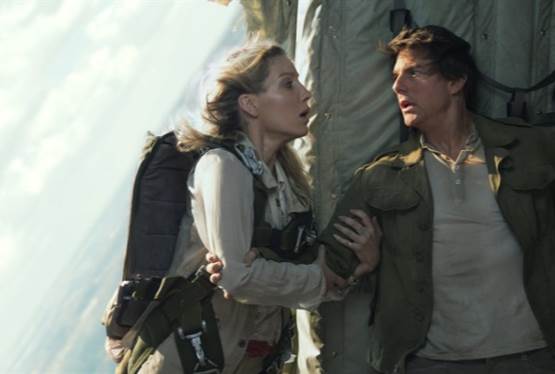 The Mummy Filmmakers Discuss Tom Cruise's Zero Gravity Scene