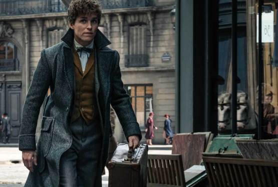 Fantastic Beasts 3 Halts Production After Coronavirus Case