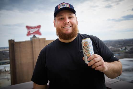 Luke Combs Raises a Toast to Music, Fans & Miller Lite at Lollapalooza