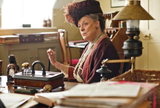 Maggie Smith, Iconic Actress of Harry Potter & Downton Abbey, Dies at 89