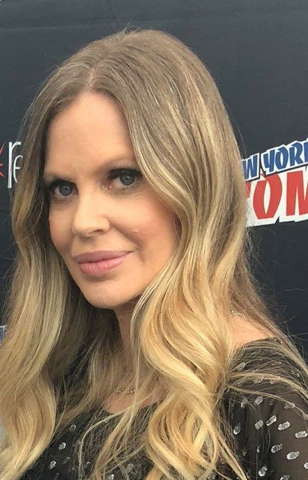 Paradise Cove Starring Kristin Bauer and Mena Suvari Begins Production