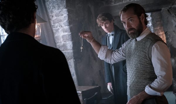 Controversial Dialogue Banned In Asia from Fantastic Beasts: The Secrets of Dumbledore