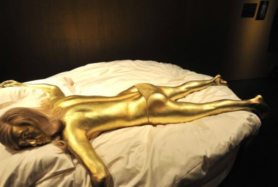 Goldfinger Actress Margaret Nolan Dies at 76