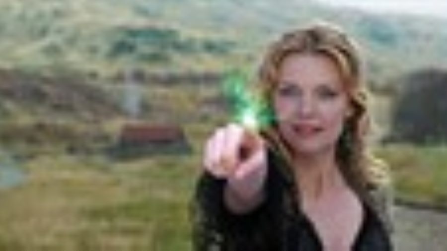 Michelle Pfeiffer to Star in "Dark Shadows"
