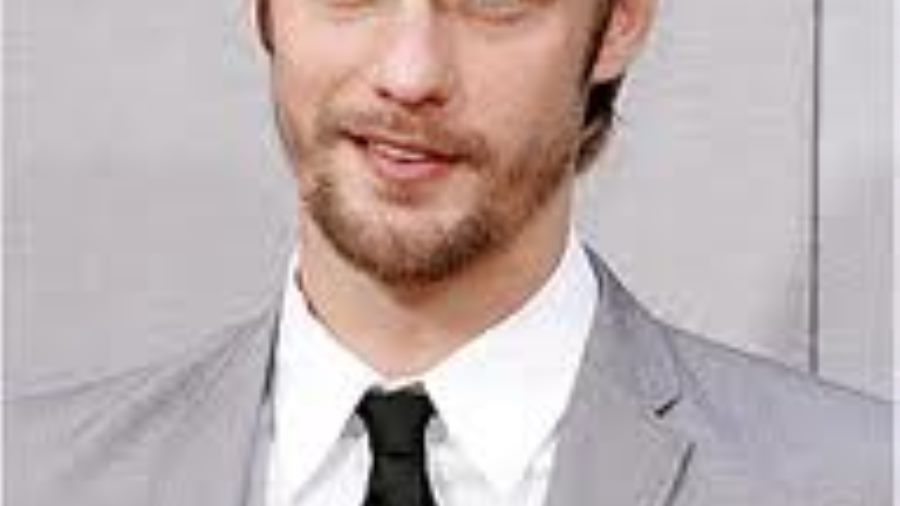 Alexander Skarsgard to Star in "Disconnect"