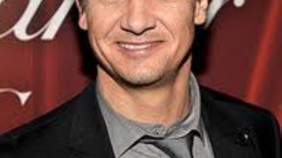 Jeremy Renner Talks Bourne Legacy