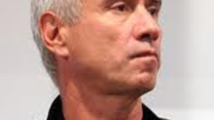 Roland Emmerich to Direct White House Down