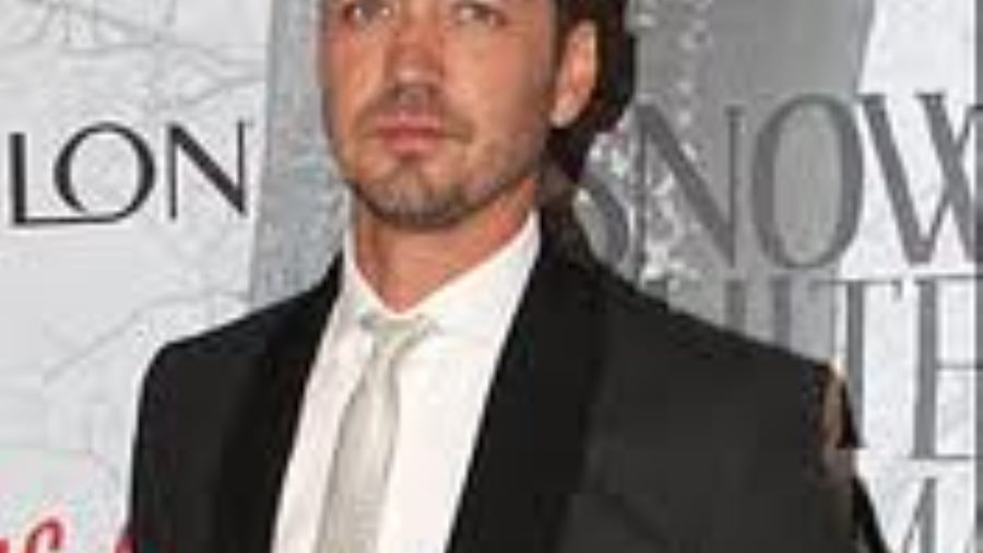 Snow White Affair Scandal Lands Rupert Sanders Van Helsing Project