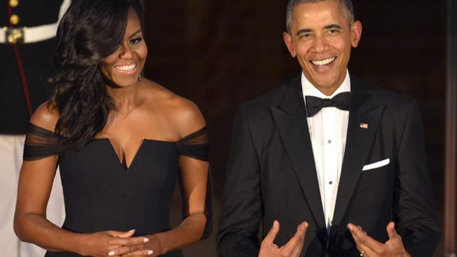 Barack and Michelle Obama Sign Deal with Netflix