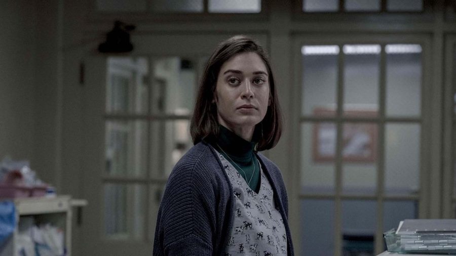 Lizzy Caplan Cast in Lead of Paramount Plus Fatal Etraction Series