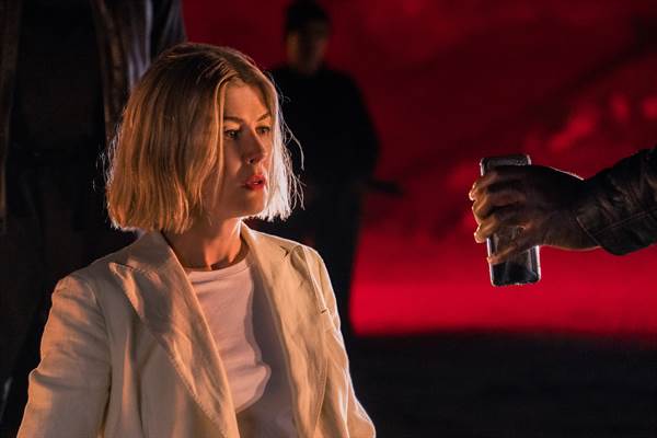 I Care A Lot © Netflix. All Rights Reserved.