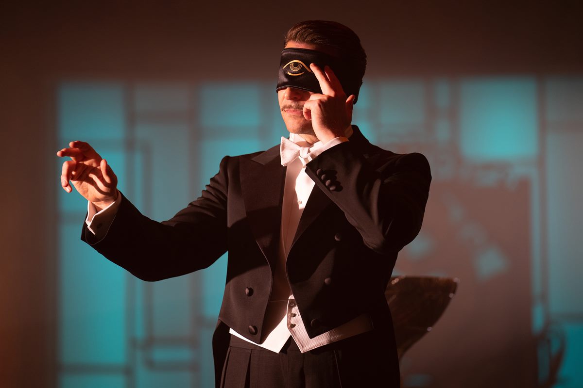 Nightmare Alley Courtesy of Searchlight Pictures. All Rights Reserved.