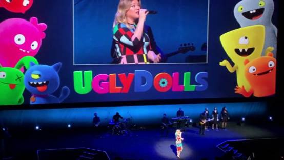 Kelly Clarkson Performs Broken and Beautiful (Live) From UglyDolls